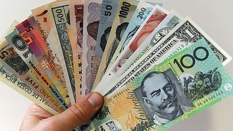 How Much Do Scuba Instructors Make A Year
