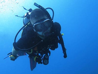 How to Equalize your Ears while Diving