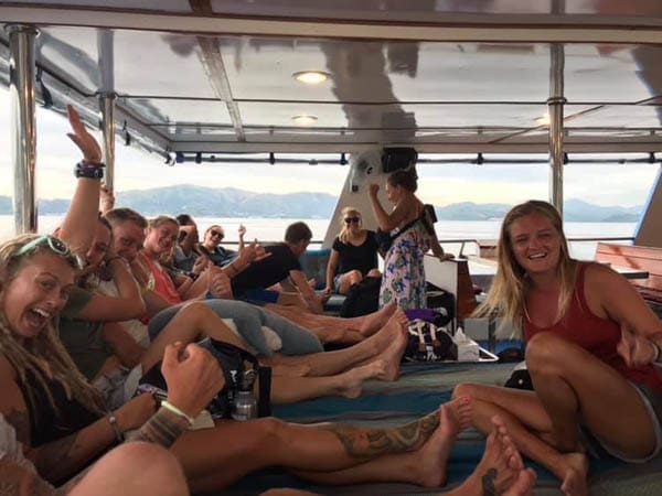 Dmt Liveaboard Smiling Seahorse
