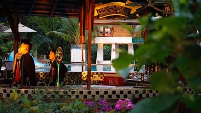 Pool Bar